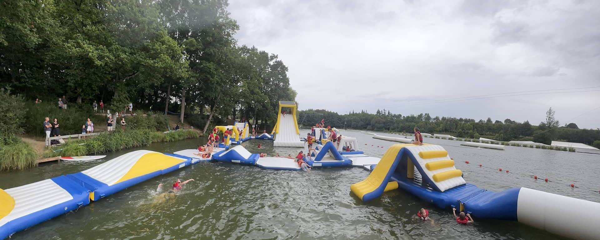 Aquapark à Jugon-les-Lacs