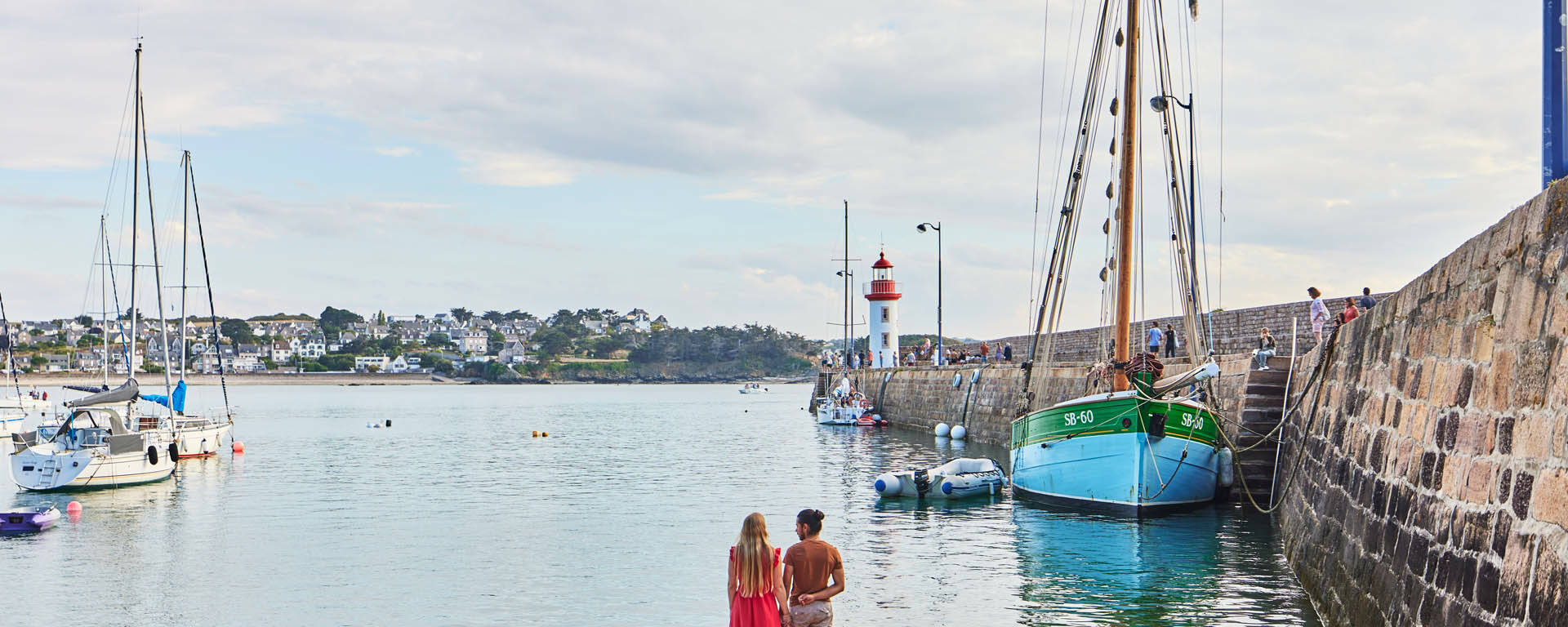 Balade sur le port d'Erquy en amoureux