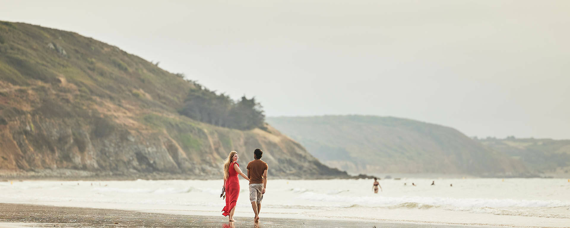 Balade sur la plage à Erquy en amoureux