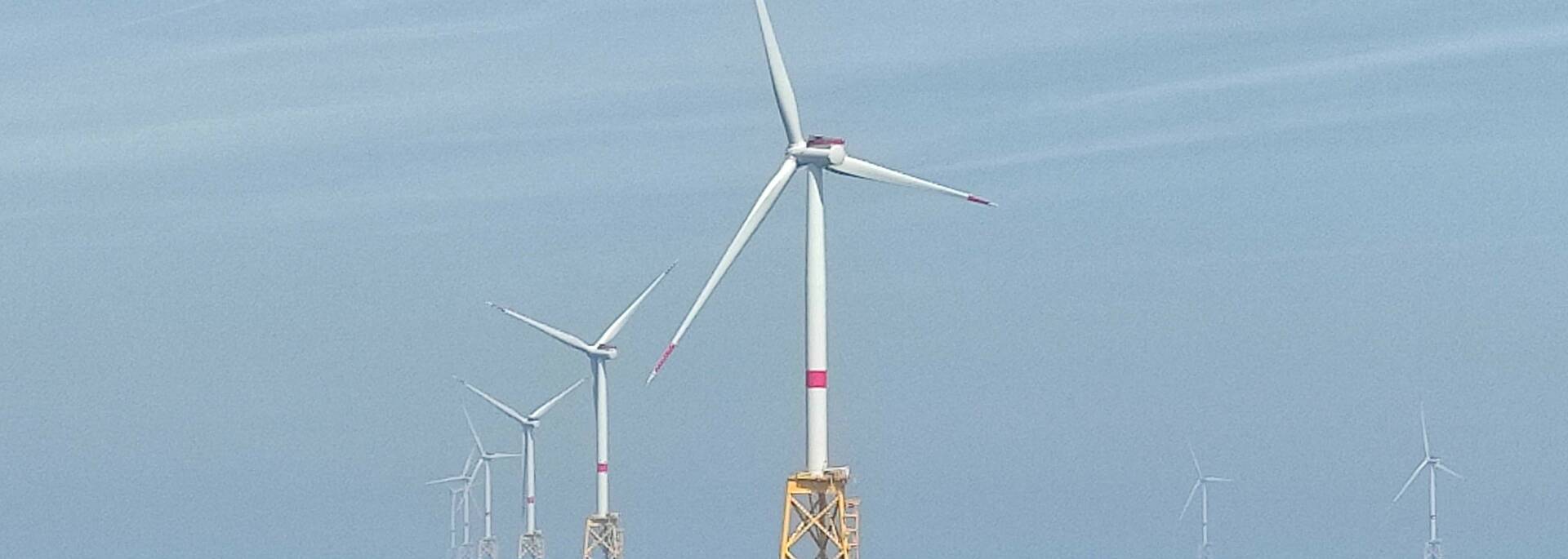 Eoliennes en baie de Saint-Brieuc