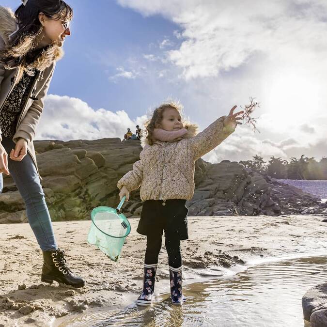 Pêche à pied en famille à Erquy